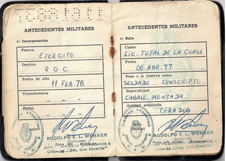 Sellado de servicio militar cumplido en documento de identidad argentino